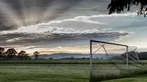 足球巨星武磊34岁生日快乐！上海海港俱乐部深情献礼，祝福海报闪耀登场！🎉🥳🏆