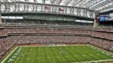 鹈鹕胜马刺战报：瓦塞尔20分，墨菲三世24分，鹈鹕笑到最后